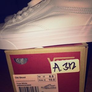 WHITE OLD SKOOL VANS NEW 8.5